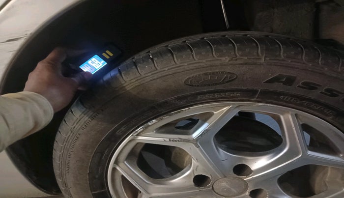 2012 Maruti Swift Dzire LXI, Petrol, Manual, 49,900 km, tyre