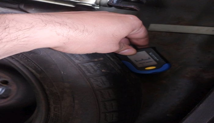 2011 Hyundai Santro Xing GLS, Petrol, Manual, 77,348 km, tyre