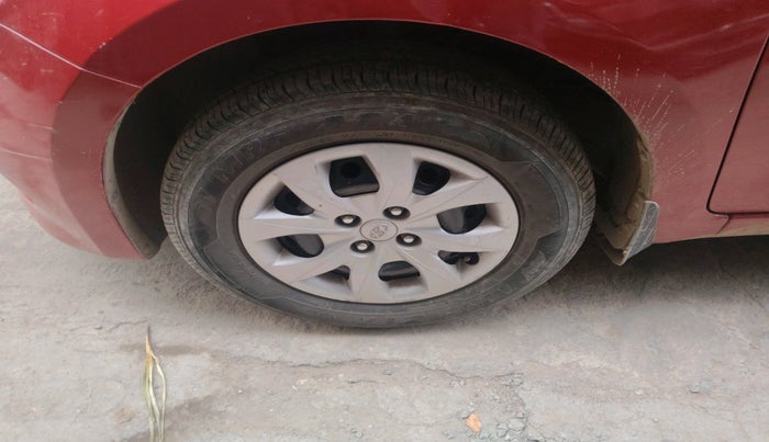 2016 Hyundai Elite i20 SPORTZ 1.2, Petrol, Manual, 1,65,867 km, tyre