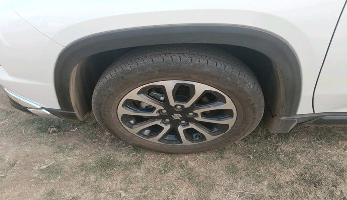 2025 Maruti Grand Vitara ZETA SMART HYBRID, Petrol, Manual, 1,904 km, tyre