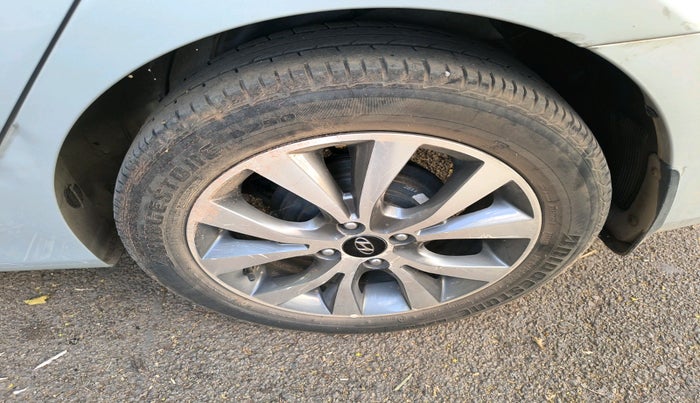 2015 Hyundai Verna FLUIDIC 4S 1.6 VTVT S(O), Petrol, Manual, 44,781 km, tyre