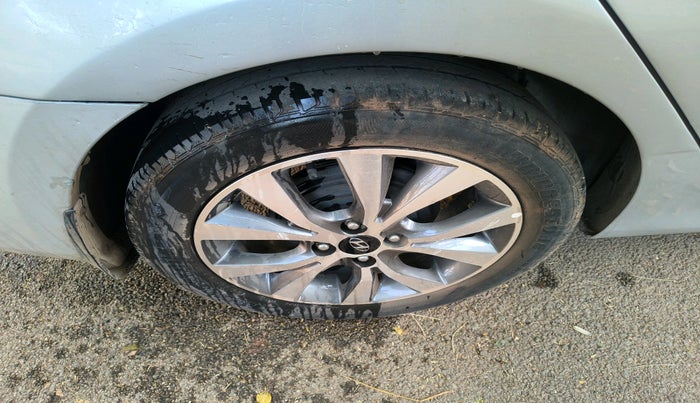 2015 Hyundai Verna FLUIDIC 4S 1.6 VTVT S(O), Petrol, Manual, 44,781 km, tyre