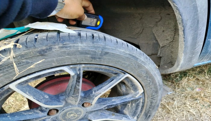 2022 Renault Kwid RXT 1.0, Petrol, Manual, 37,078 km, tyre