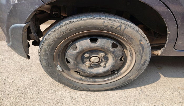 2015 Maruti Alto K10 VXI, Petrol, Manual, 1,15,964 km, tyre