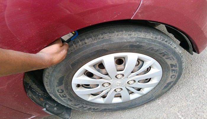 2015 Hyundai i10 SPORTZ 1.1, Petrol, Manual, 26,556 km, tyre