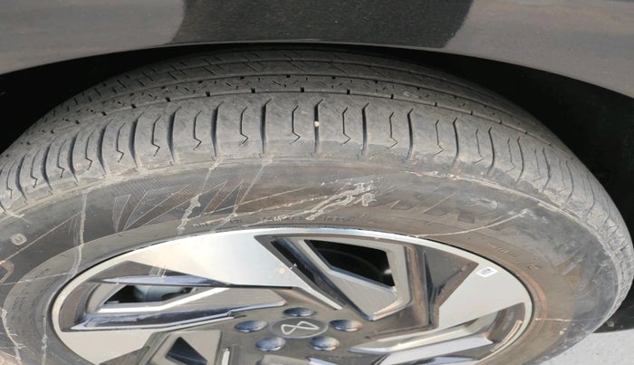 2025 Mahindra XEV 9e Pack Three B79 KWH, Electric, Automatic, 11,936 km, tyre