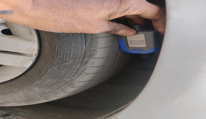 2011 Maruti Alto LXI, Petrol, Manual, 60,880 km, tyre