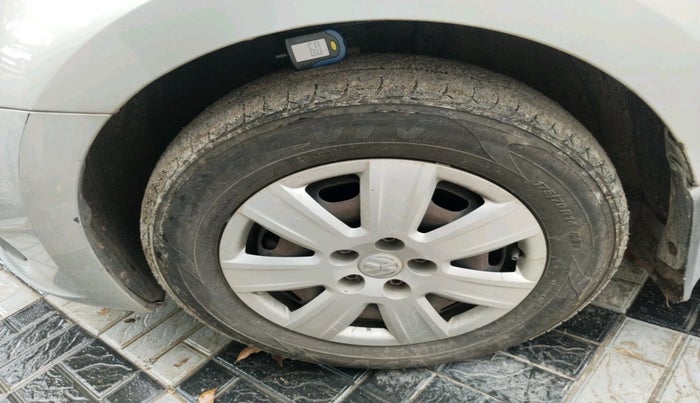 2013 Volkswagen Vento TRENDLINE DIESEL 1.6, Diesel, Manual, 84,196 km, tyre