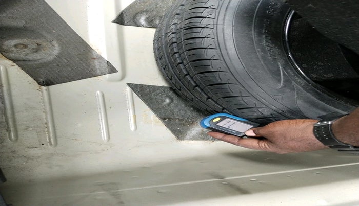 2013 Volkswagen Vento TRENDLINE DIESEL 1.6, Diesel, Manual, 84,196 km, tyre