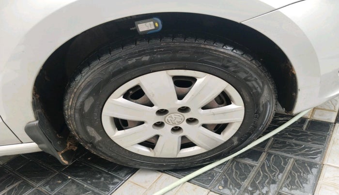 2013 Volkswagen Vento TRENDLINE DIESEL 1.6, Diesel, Manual, 84,196 km, tyre