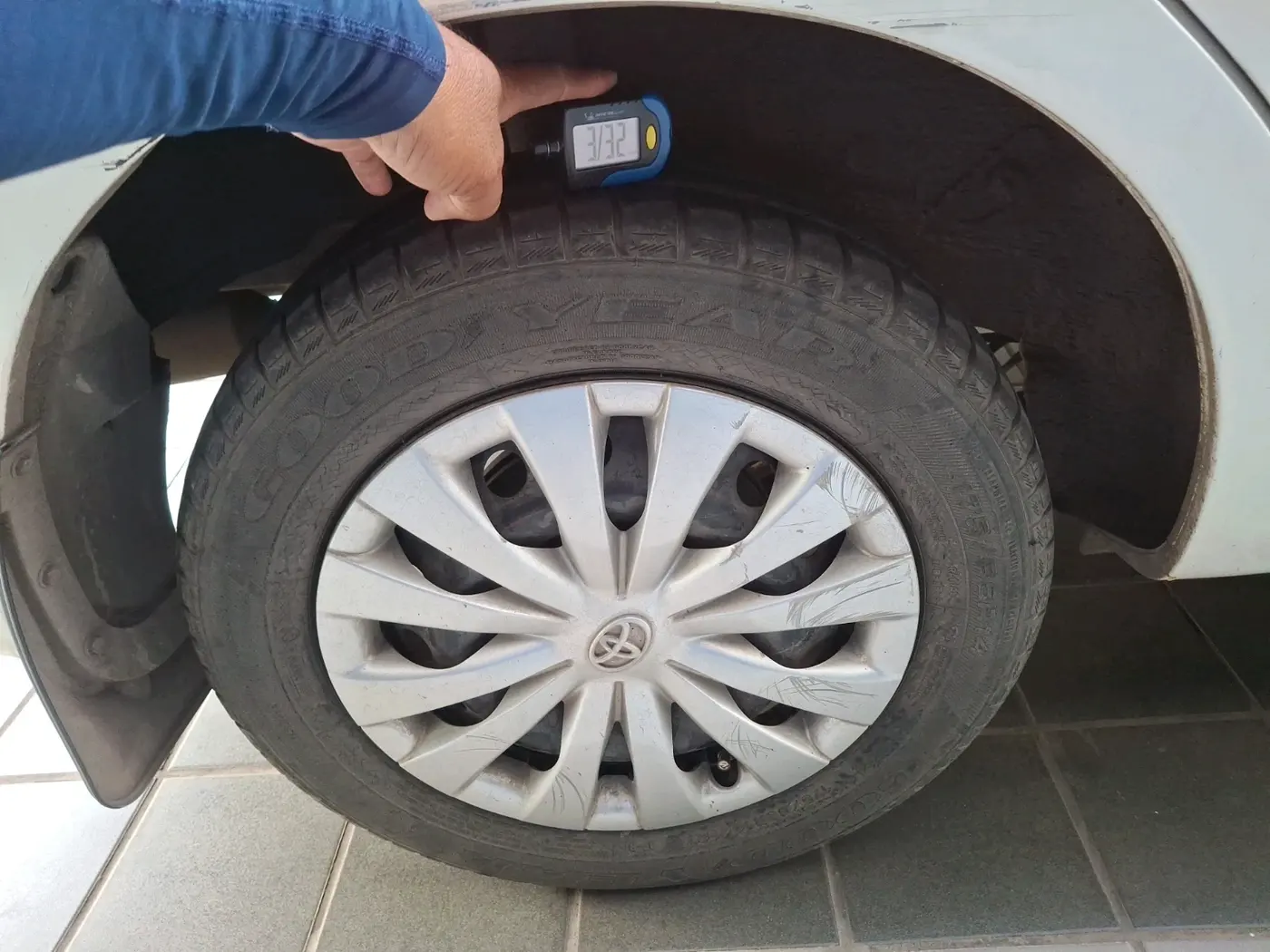 2012 Toyota Etios G, Petrol, Manual, 32,313 km, tyre