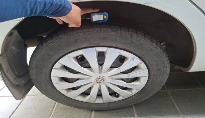 2012 Toyota Etios G, Petrol, Manual, 32,313 km, tyre