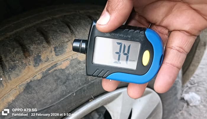 2022 Maruti Dzire VXI CNG, CNG, Manual, 43,459 km, tyre