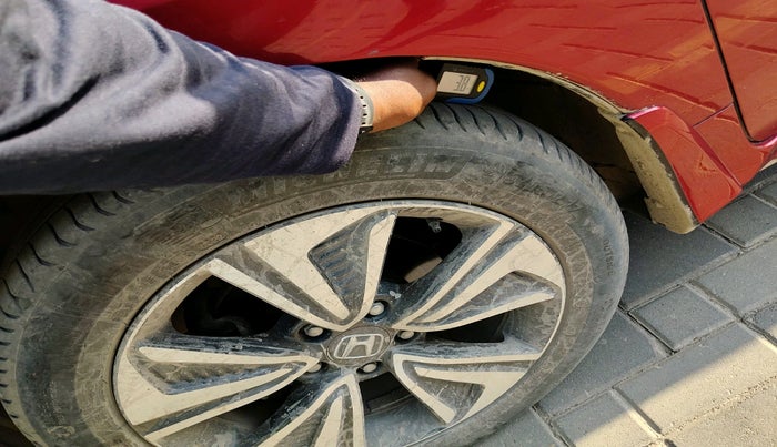 2019 Honda Civic 1.8L I-VTEC ZX CVT, Petrol, Automatic, 71,819 km, tyre