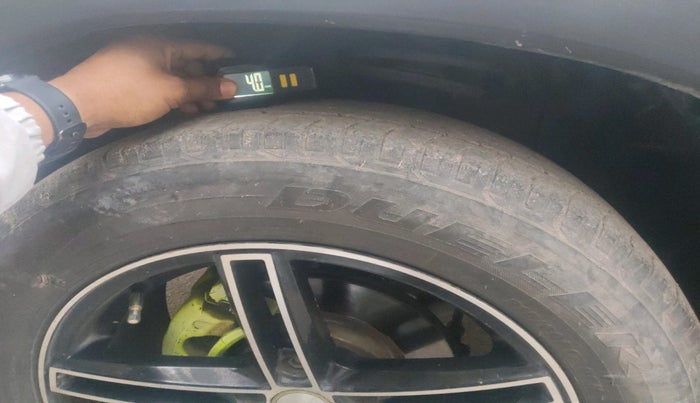 2018 Maruti Vitara Brezza VDI, Diesel, Manual, 1,00,131 km, tyre