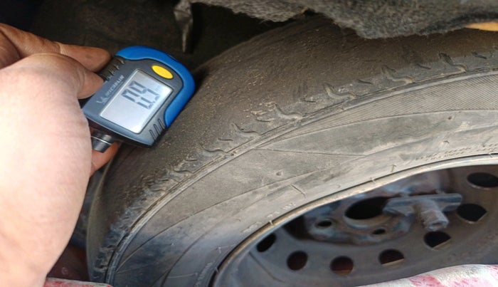 2012 Hyundai Eon D-LITE+, Petrol, Manual, 90,061 km, tyre