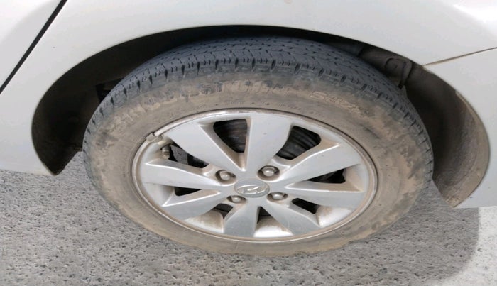 2014 Hyundai Xcent SX 1.2 (O), Petrol, Manual, 77,787 km, tyre