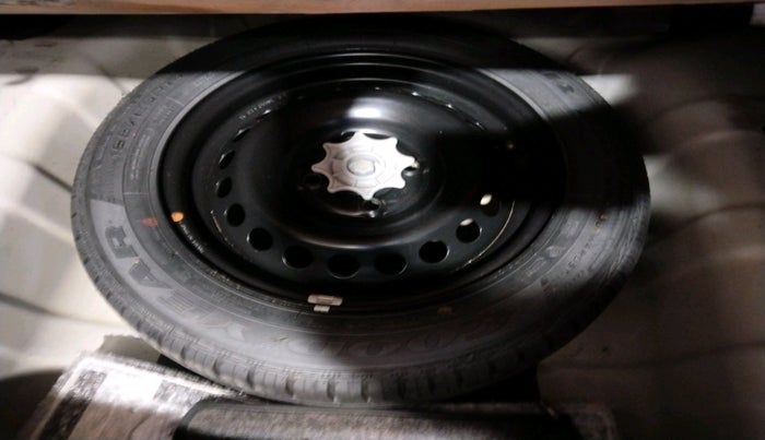 2014 Hyundai Xcent SX 1.2 (O), Petrol, Manual, 77,787 km, tyre