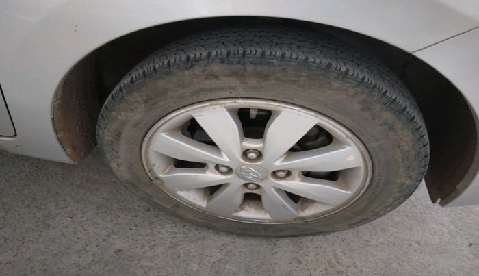 2014 Hyundai Xcent SX 1.2 (O), Petrol, Manual, 77,787 km, tyre