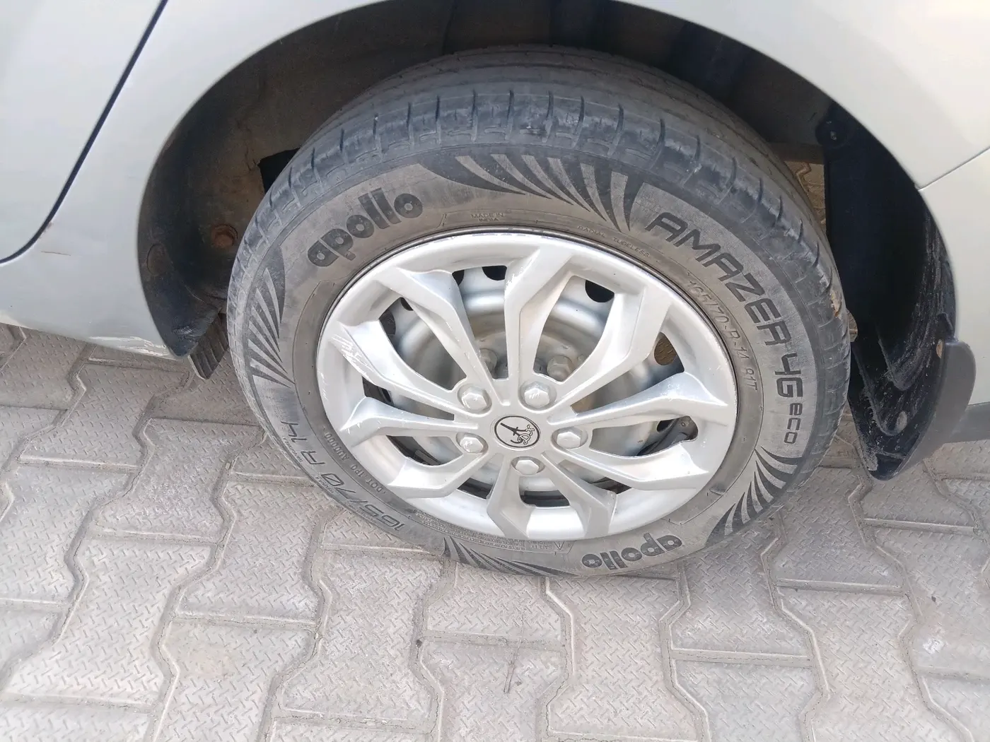 2020 Hyundai AURA E 1.2, Petrol, Manual, 36,002 km, tyre