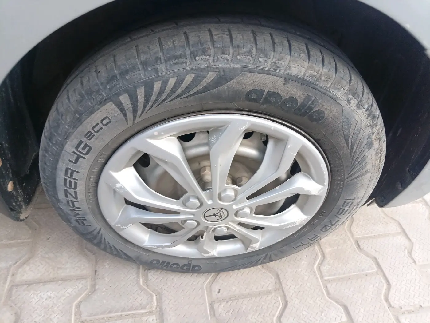 2020 Hyundai AURA E 1.2, Petrol, Manual, 36,002 km, tyre