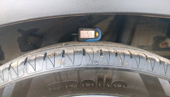 2020 Hyundai VENUE SX(O) 1.4 CRDI, Diesel, Manual, 1,32,305 km, tyre