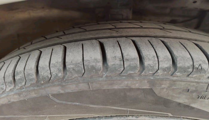 2012 Maruti Ertiga VDI, Diesel, Manual, 1,37,779 km, tyre