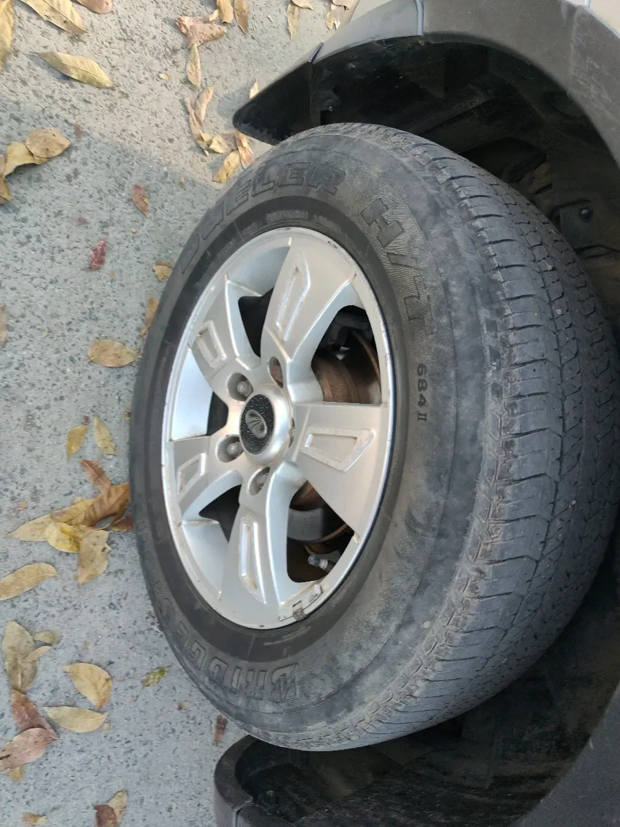 2013 Mahindra XUV500 W8, Diesel, Manual, 85,246 km, tyre