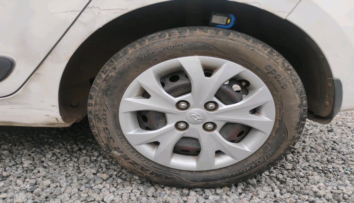 2014 Hyundai Grand i10 SPORTZ 1.1 CRDI, Diesel, Manual, 1,45,096 km, tyre