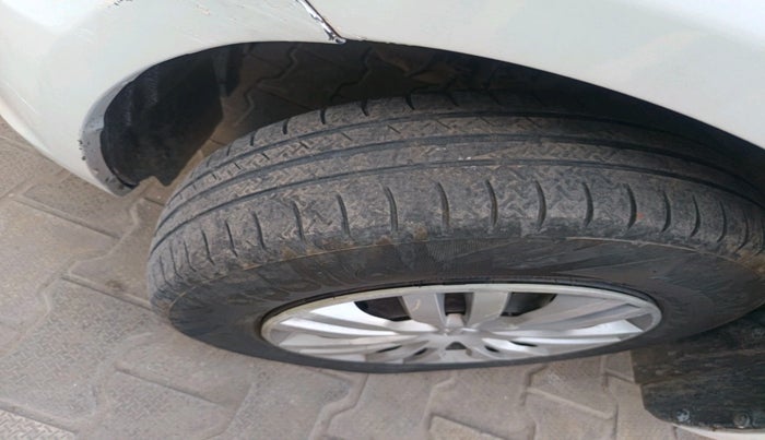 2015 Maruti Swift VDI, Diesel, Manual, 1,00,221 km, tyre