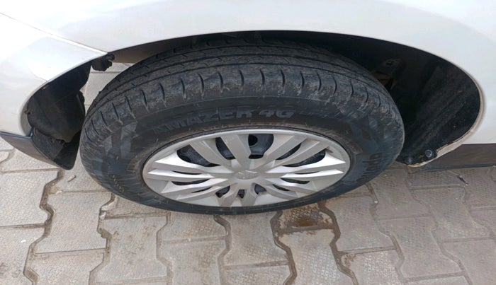 2015 Maruti Swift VDI, Diesel, Manual, 1,00,221 km, tyre