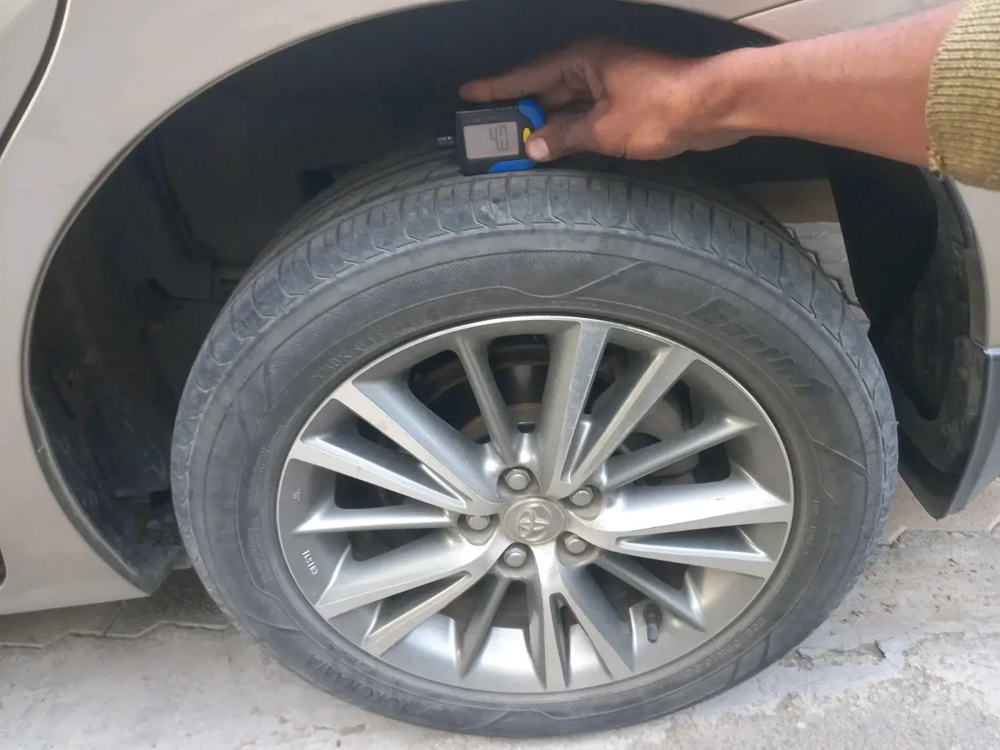 2015 Toyota Corolla Altis VL CVT PETROL, Petrol, Automatic, 1,09,236 km, tyre