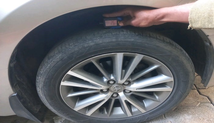 2015 Toyota Corolla Altis VL CVT PETROL, Petrol, Automatic, 1,09,236 km, tyre