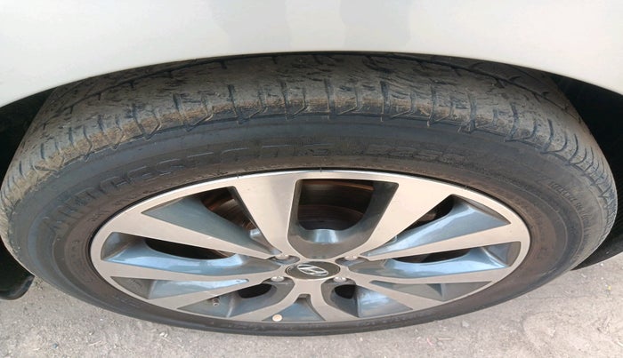 2013 Hyundai Verna FLUIDIC 1.6 VTVT SX, Petrol, Manual, 1,23,893 km, tyre