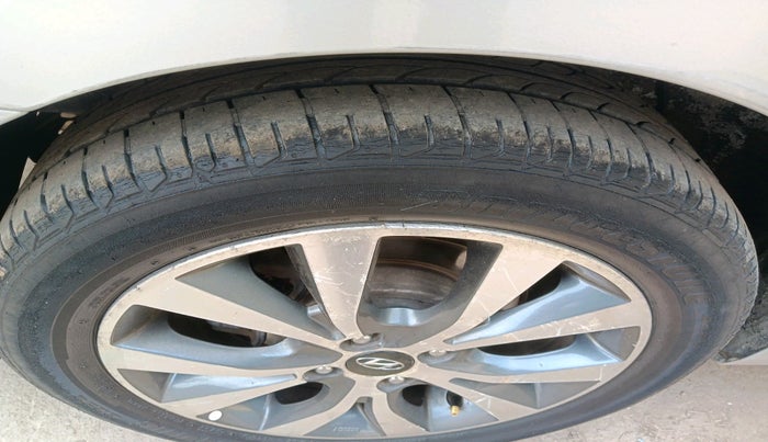 2013 Hyundai Verna FLUIDIC 1.6 VTVT SX, Petrol, Manual, 1,23,893 km, tyre