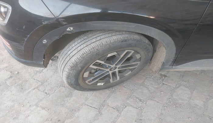 2023 Hyundai VENUE SX (O) 1.0 TURBO DCT, Petrol, Automatic, 16,805 km, tyre