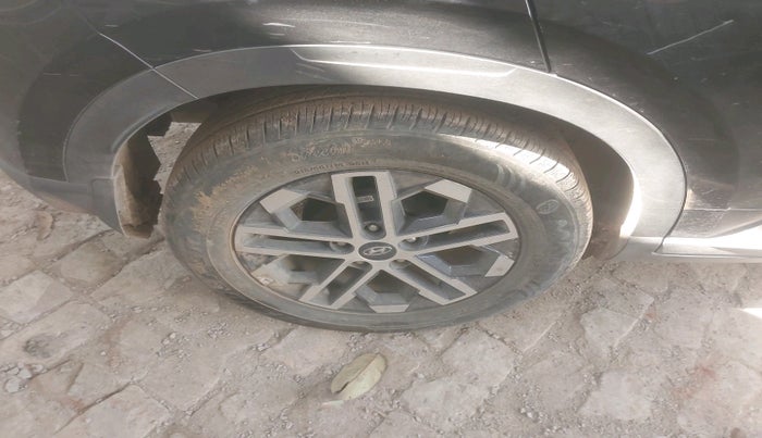 2023 Hyundai VENUE SX (O) 1.0 TURBO DCT, Petrol, Automatic, 16,805 km, tyre