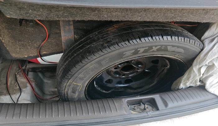 2011 Hyundai Santro Xing GLS, CNG, Manual, 1,73,597 km, tyre