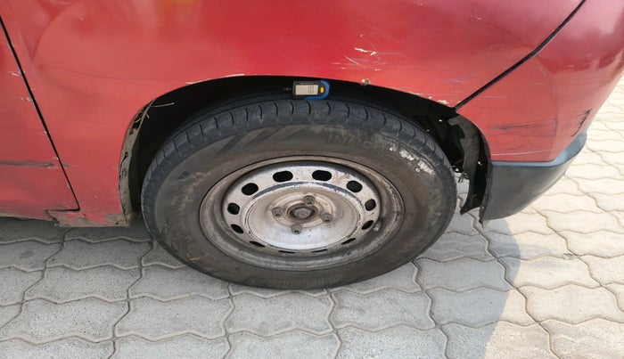 2016 Mahindra Kuv100 K2 6 STR, CNG, Manual, 1,67,619 km, tyre