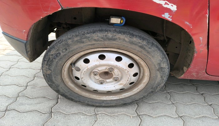 2016 Mahindra Kuv100 K2 6 STR, CNG, Manual, 1,67,619 km, tyre