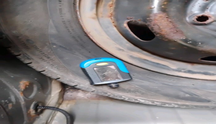 2017 Datsun Redi Go GOLD LIMITED EDITION, Petrol, Manual, 38,775 km, tyre