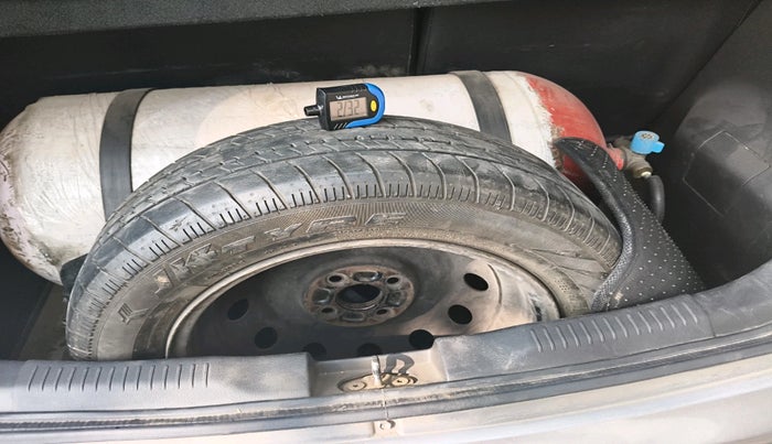 2017 Maruti IGNIS DELTA 1.2, CNG, Manual, 1,05,266 km, tyre