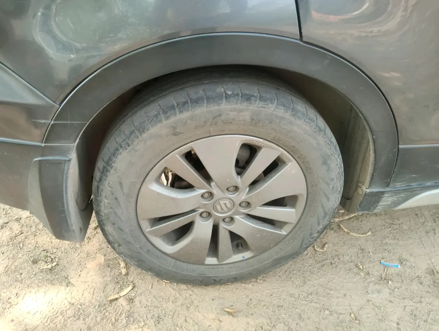 2016 Maruti S Cross DELTA 1.3, Diesel, Manual, 2,18,889 km, tyre