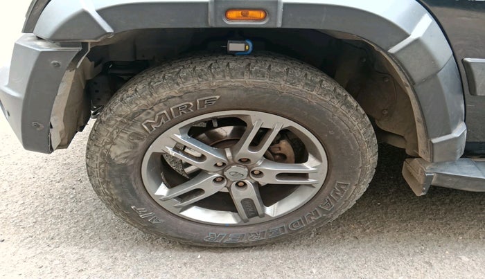 2022 Mahindra Thar LX D 4WD AT CONVERTIBLE, Diesel, Automatic, 42,030 km, tyre