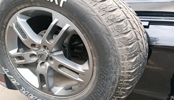 2022 Mahindra Thar LX D 4WD AT CONVERTIBLE, Diesel, Automatic, 42,030 km, tyre