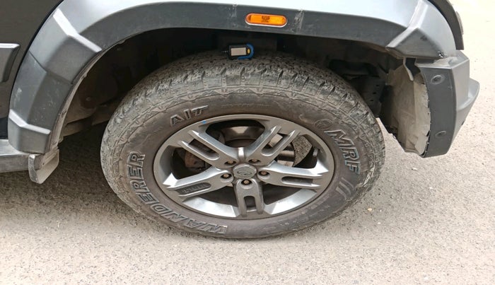 2022 Mahindra Thar LX D 4WD AT CONVERTIBLE, Diesel, Automatic, 42,030 km, tyre