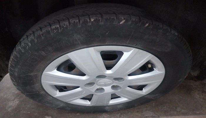 2016 Volkswagen Ameo TRENDLINE 1.2L, Petrol, Manual, 88,452 km, tyre