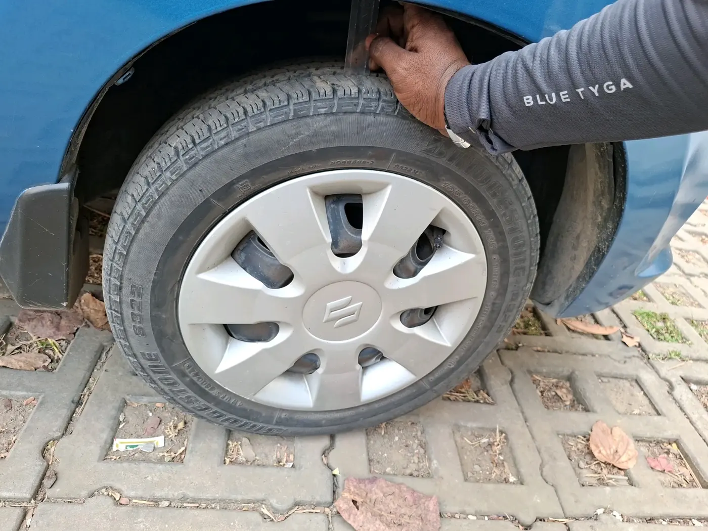 2016 Maruti Alto K10 VXI, Petrol, Manual, 48,352 km, tyre