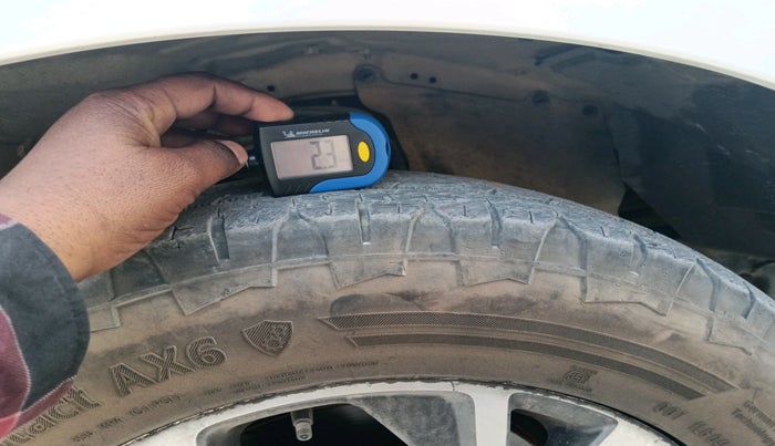 2021 Toyota Innova Crysta 2.4 GX 7 STR, Diesel, Manual, 1,26,444 km, tyre