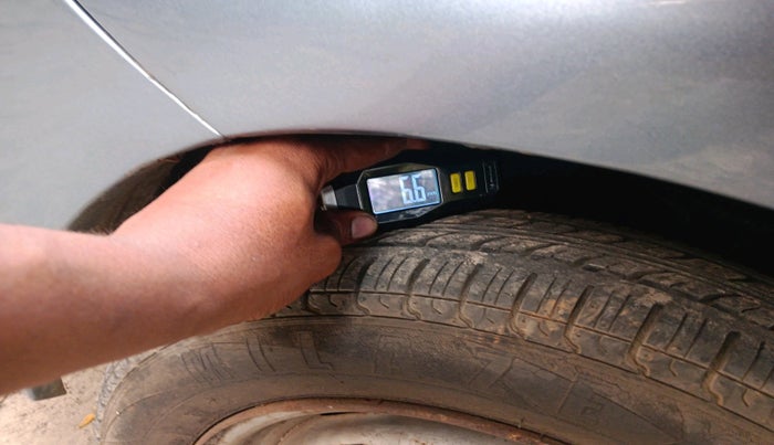 2013 Maruti Zen Estilo LXI, Petrol, Manual, 51,087 km, tyre